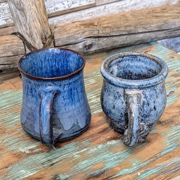 Two Bundle Of Pottery Mugs - Picture 2 of 7
